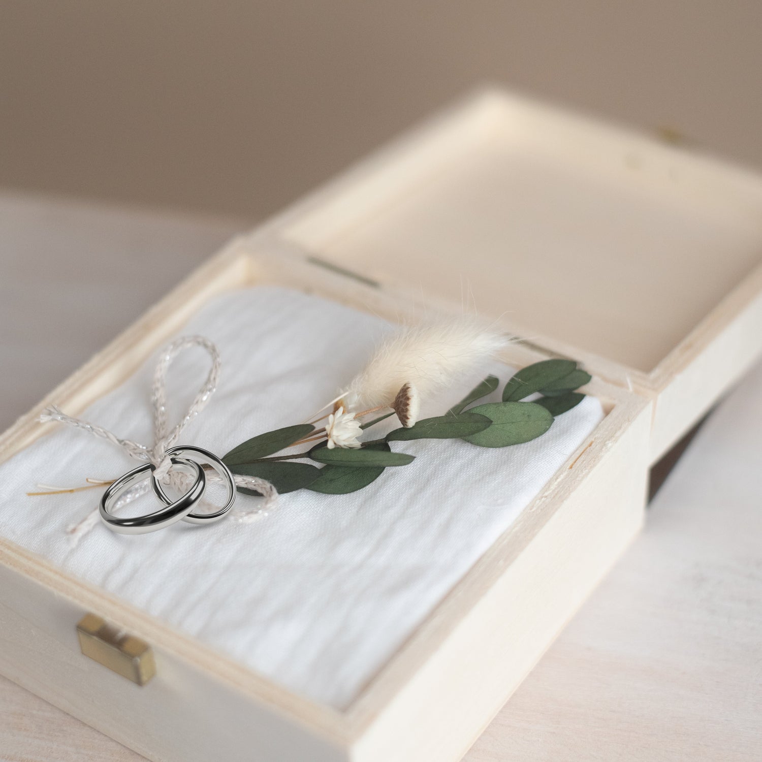 Collection Personnalisée de Coussins, Boîtes et Porte-alliances