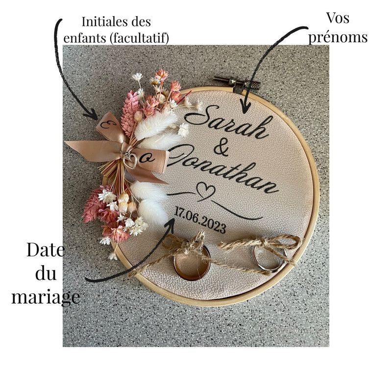 Porte alliances personnalisé fleurs séchées, prénoms des marié.e.s et dates du mariage, beige, rose, terracotta, vert d'eau