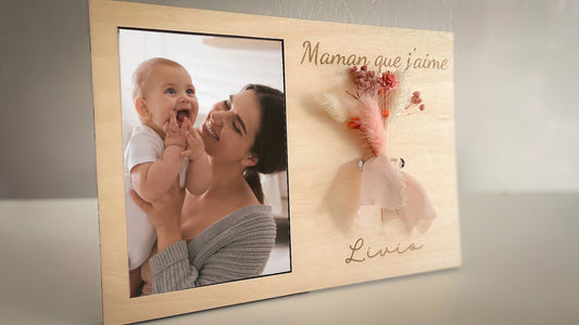 cadre photo bois et fleurs séchées personnalisé maman, mamie | cadeau maman, fête des mère, fête des grands mères