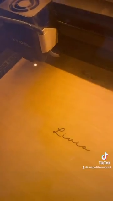 cadre photo bois et fleurs séchées personnalisé maman, mamie | cadeau maman, fête des mère, fête des grands mères